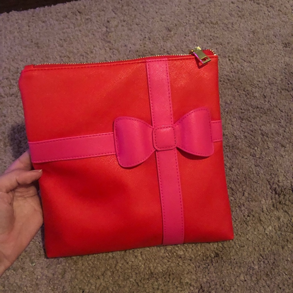 Studio DIY Red Clutch with Bow